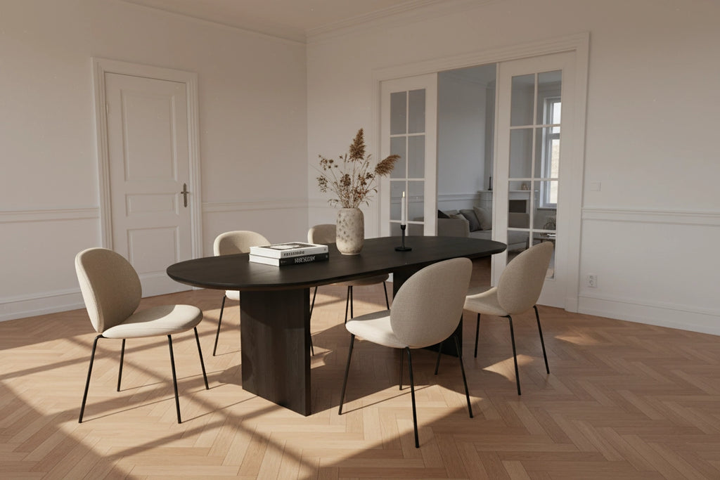 No Fuzz – Eiken Fineer Eettafel – Plat Ovaal – Ronde Rand – Zwarte Lak