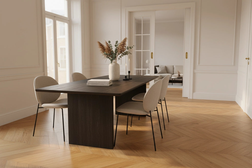 No Fuzz – Eiken Fineer Eettafel – Rechthoekig – Ronde Rand – Zwarte Lak