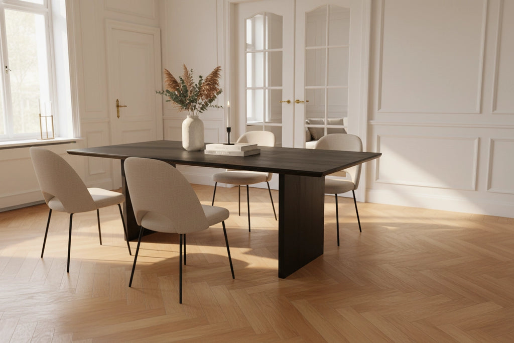 No Fuzz – Eiken Fineer Eettafel – Rechthoekig – Ronde Rand – Zwarte Lak