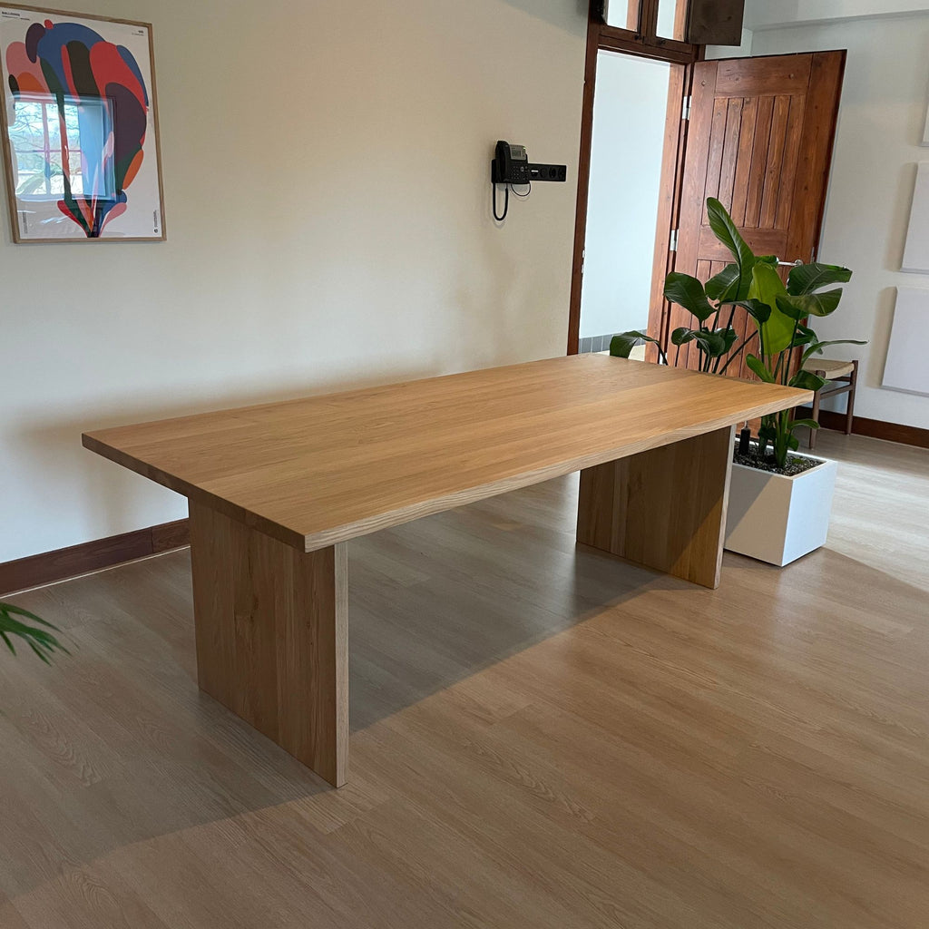 No Fuzz – Eiken Massieve Eettafel – Rechthoekig – Rechte Rand – Naturel Lak