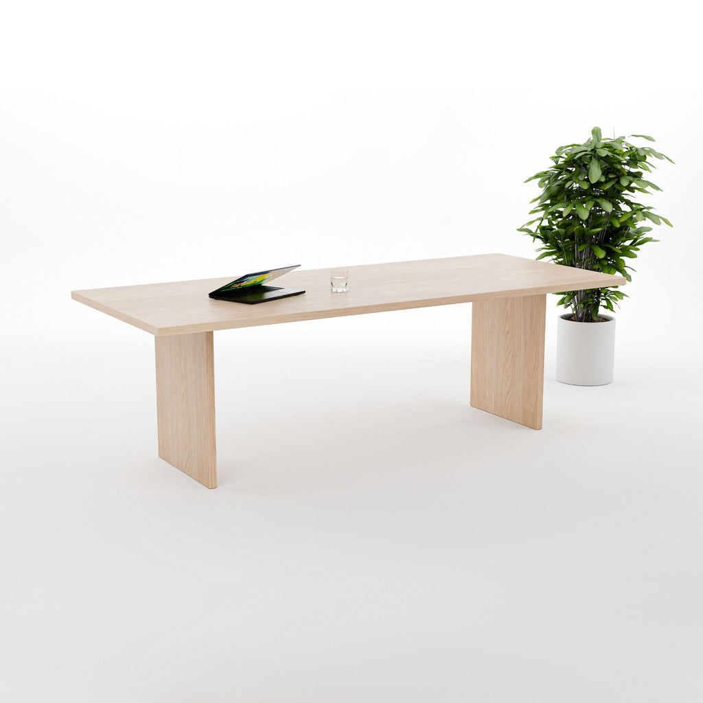 No Fuzz – Eiken Fineer Eettafel – Rechthoekig – Rechte Rand – Naturel Lak