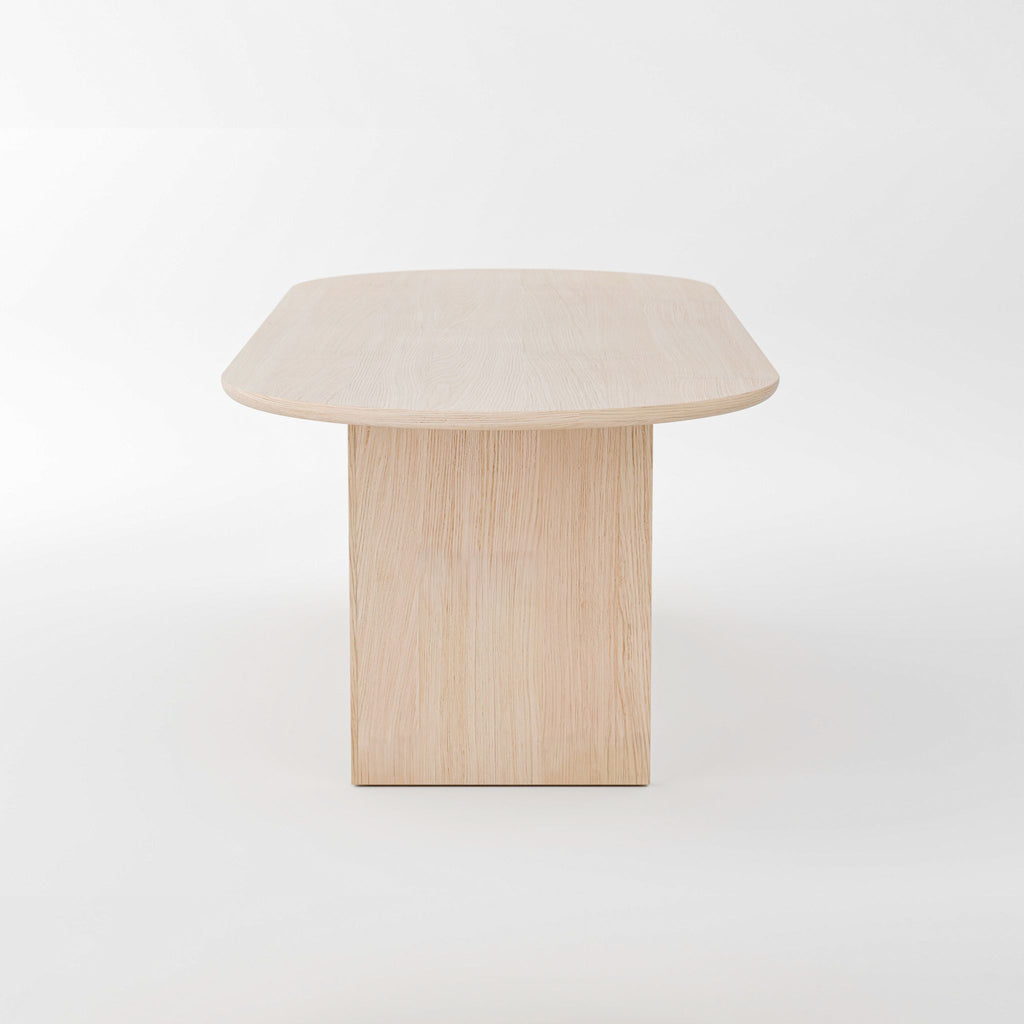 No Fuzz – Eiken Fineer Eettafel – Plat Ovaal – Ronde Rand – Naturel Lak