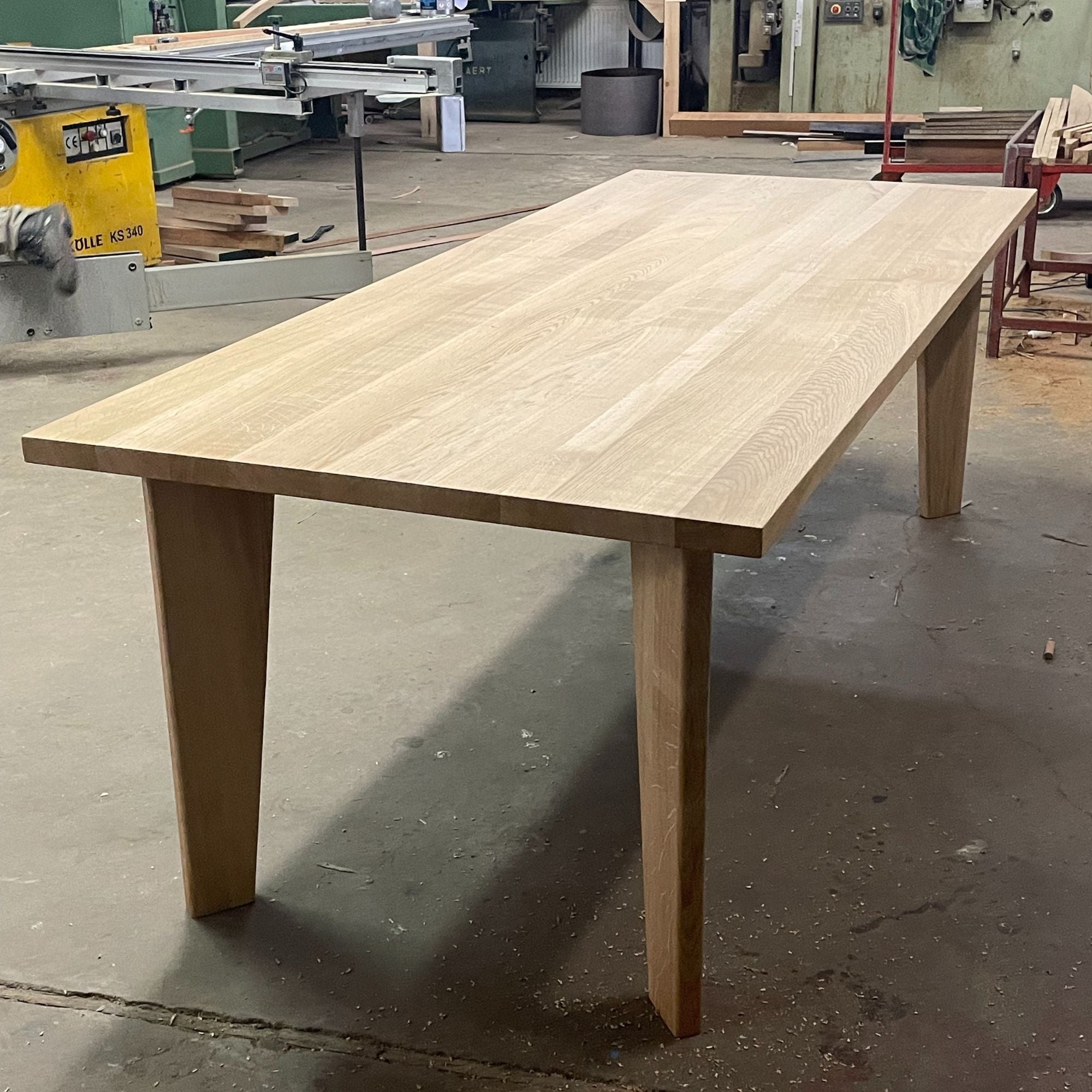 Lumiere – Eiken Massieve Eettafel – Rechthoekig – Rechte Rand – Naturel Lak