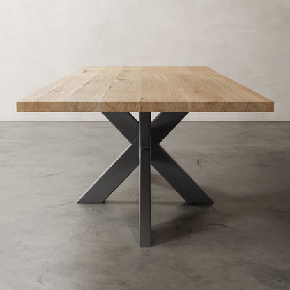 eiken houten eettafel met metalen matrix spin poot aanzicht kops